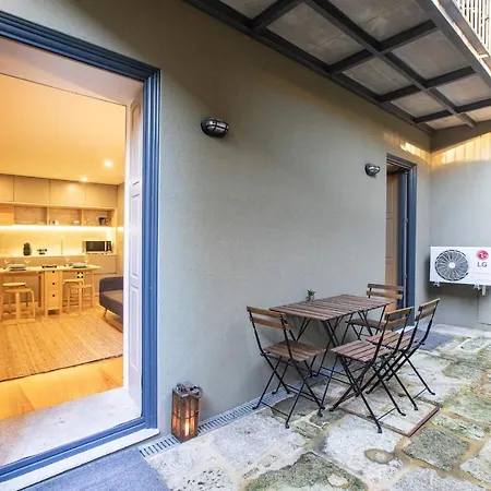 Downtown W/ Ac & Patio By Lovelystay *