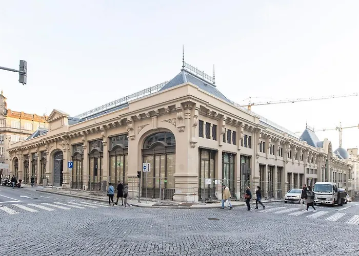 Downtown W/ Ac & Patio By Lovelystay