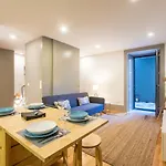 Apartment Downtown W/ Ac & Patio By Lovelystay *