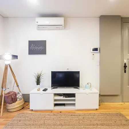 Lägenhet Downtown W/ Ac & Patio By Lovelystay *