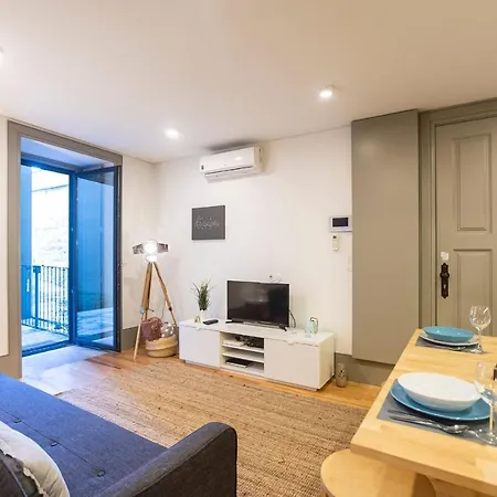 Lejlighed Downtown W/ Ac & Patio By Lovelystay Porto