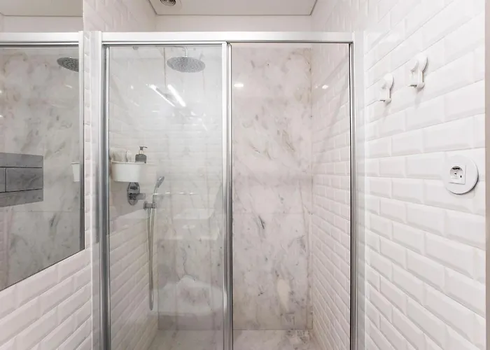 Downtown W/ Ac & Patio By Lovelystay