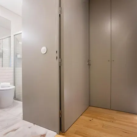 Downtown W/ Ac & Patio By Lovelystay * Porto