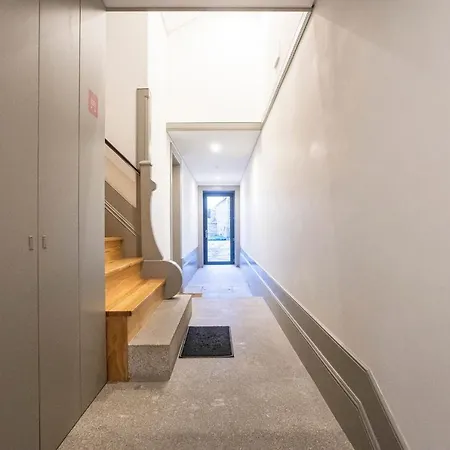 Downtown W/ Ac & Patio By Lovelystay *