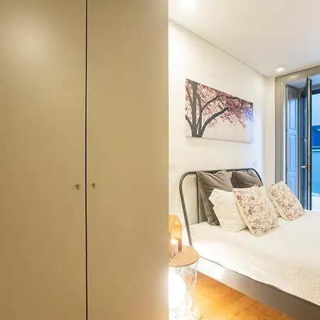 Downtown W/ Ac & Patio By Lovelystay Porto