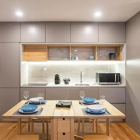 Downtown W/ Ac & Patio By Lovelystay * Porto