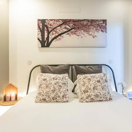 Downtown W/ Ac & Patio By Lovelystay *