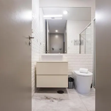 Apartamento Downtown W/ Ac & Patio By Lovelystay